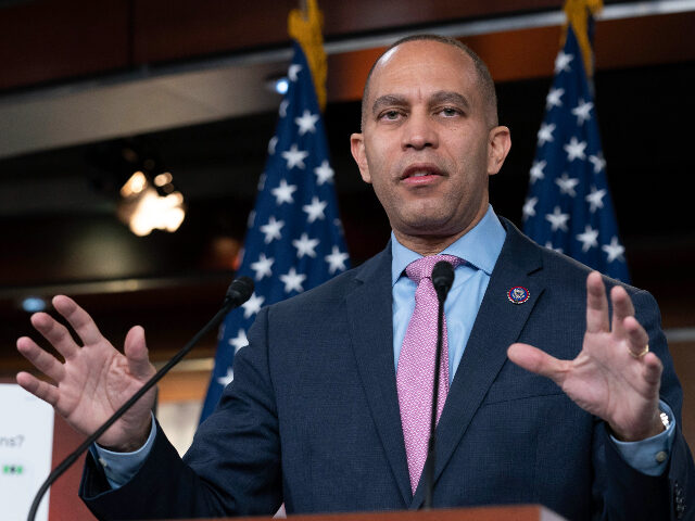 Hakeem Jeffries Clashes With White House Press Secretary Karoline Leavitt Over Political Rhetoric After WHCD Shooting