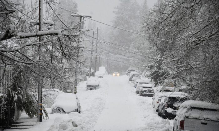 Historic Winter Storm Grounds Thousands of Flights, Knocks Out Power Across Large Swathes of the U.S.