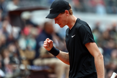 Jannik Sinner defeats Alexander Zverev to retain Wimbledon men’s singles championship