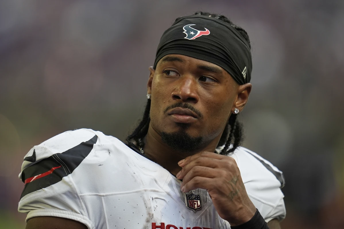 Eagles Land Wide Receiver John Metchie III in Trade With Texans, Send Tight End Harrison Bryant to Houston