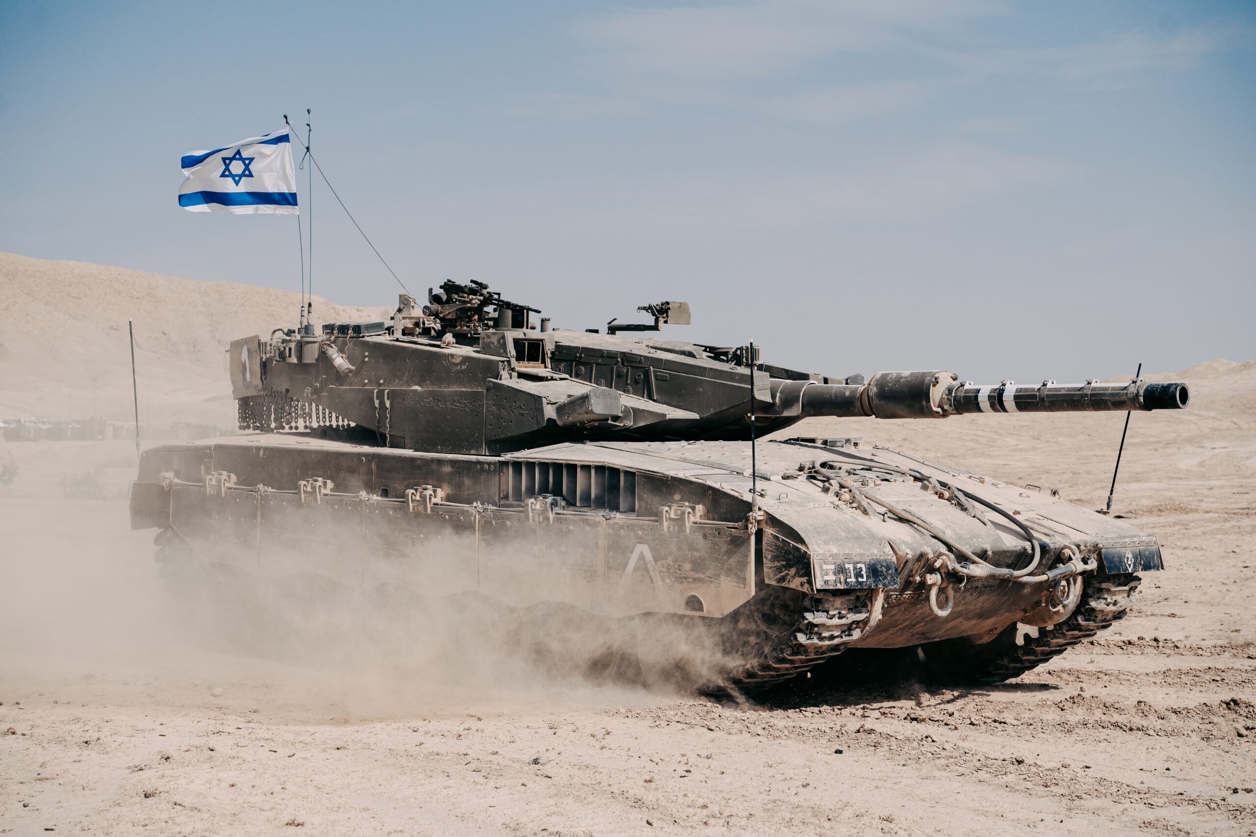 Israeli Tanks Push Into Gaza as Trump and Netanyahu Prepare for High-Stakes Talks