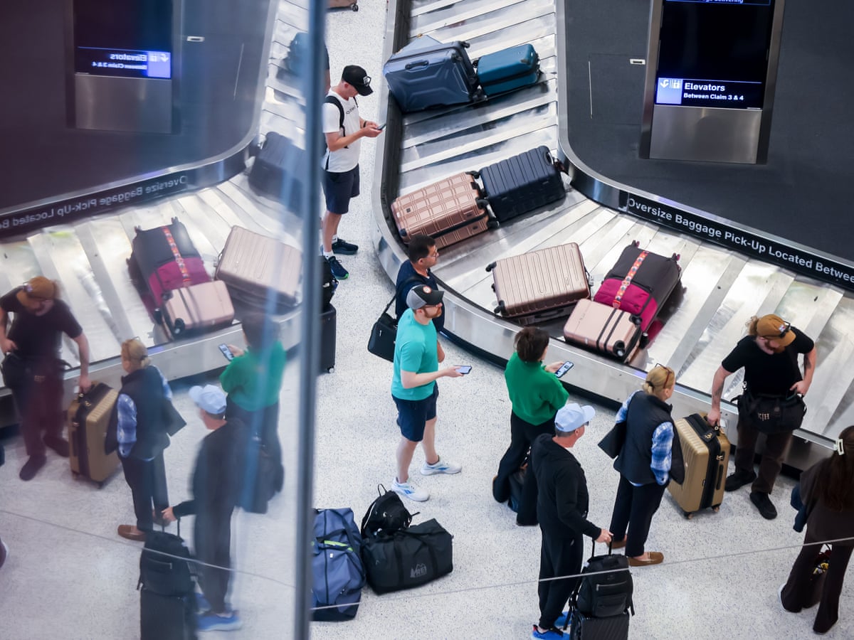 U.S. Government Shutdown Deepens Travel Industry Crisis