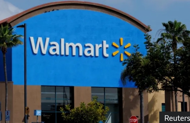 Walmart Halts H-1B Hiring After Trump’s $100,000 Visa Fee Sparks Employer Backlash