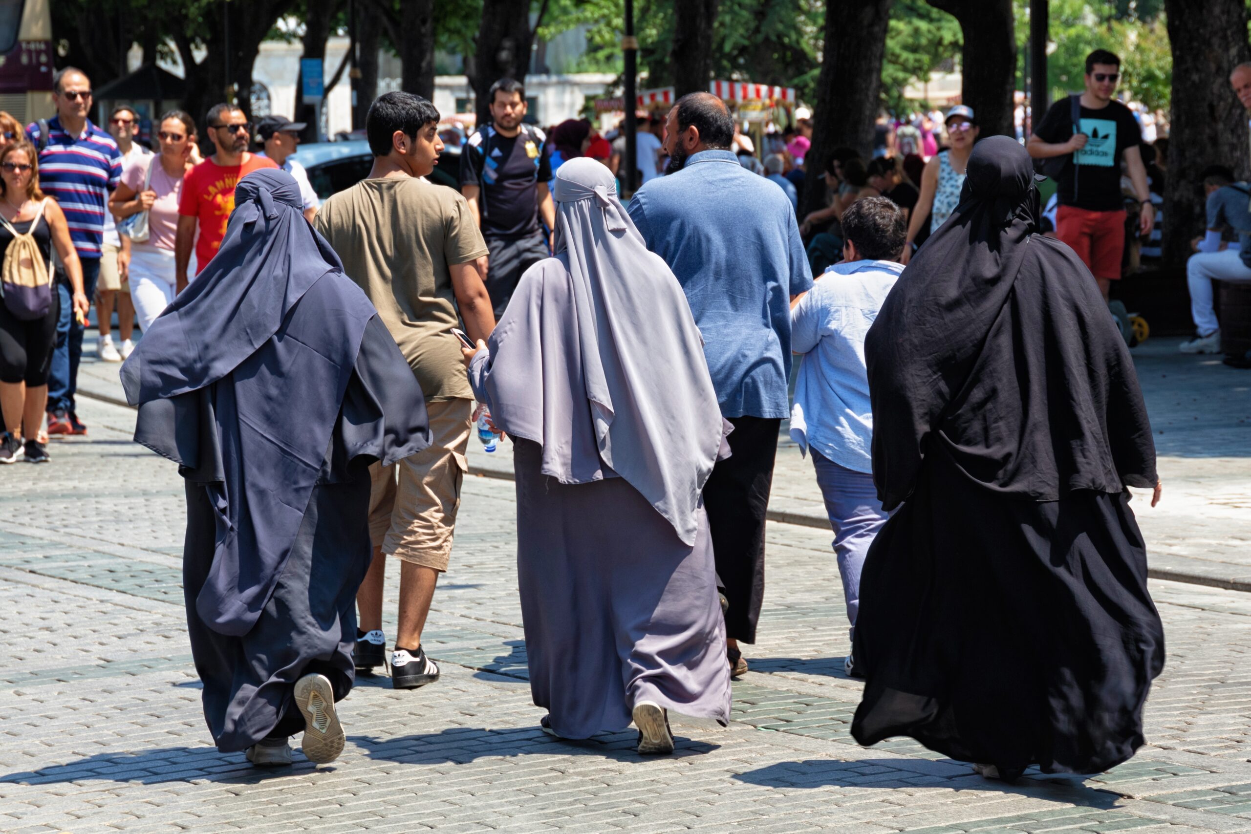 Portugal Advances Burqa Ban as Chega Leader Tells Opponents to ‘Catch a Flight Home’