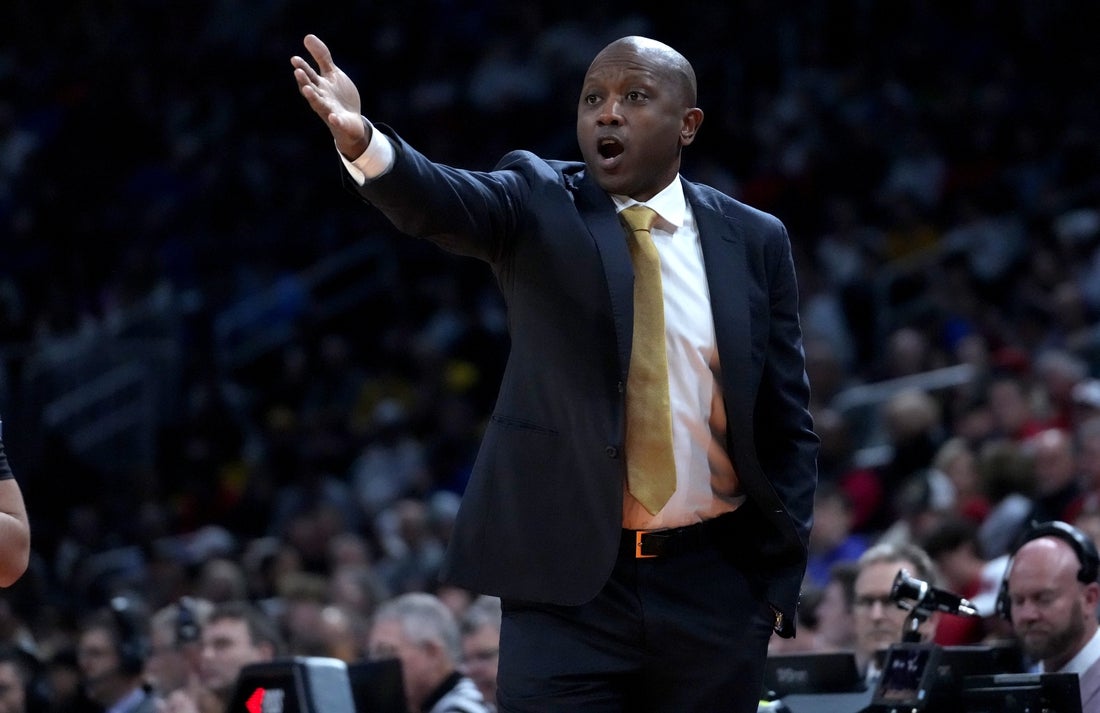 Missouri slams South Carolina State, maintains perfect record