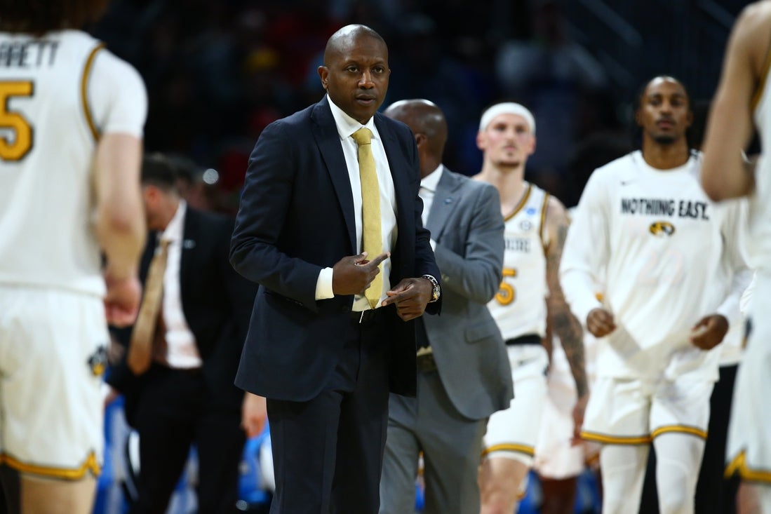 Mark Mitchell scores 22 as Missouri routs South Dakota