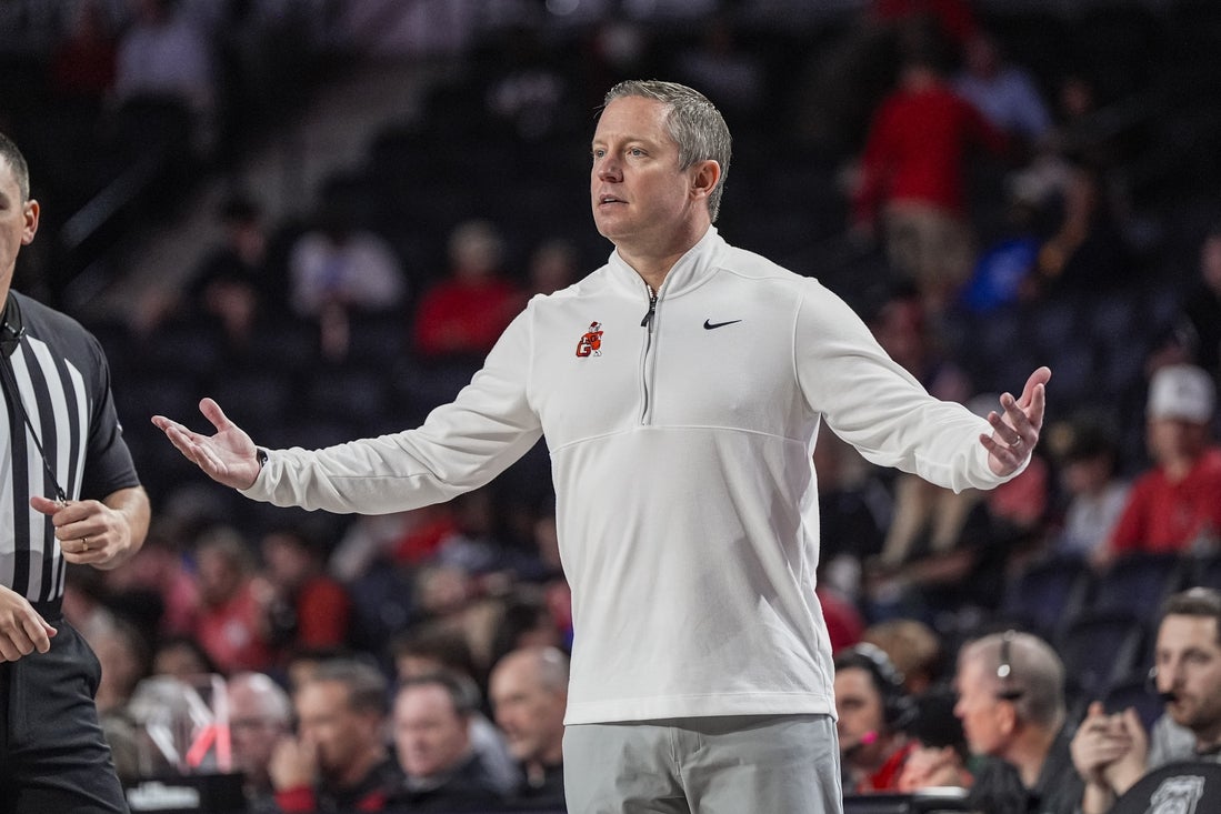 Clemson pulls ahead in OT, beats Georgia at Charleston Classic