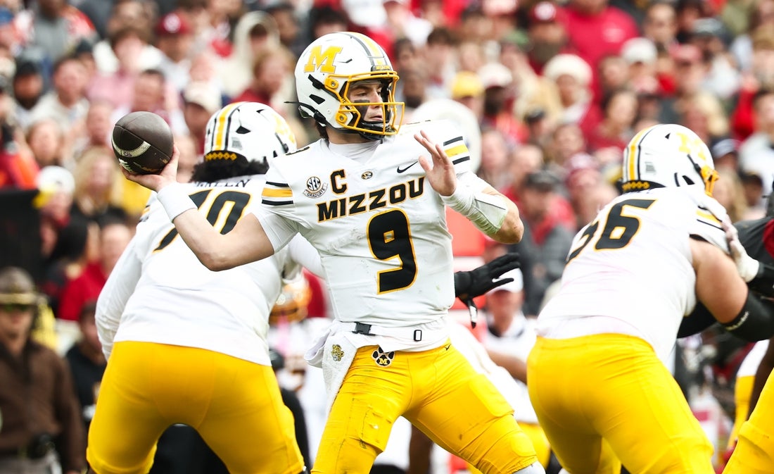 Missouri looking to sustain drives against skidding Arkansas