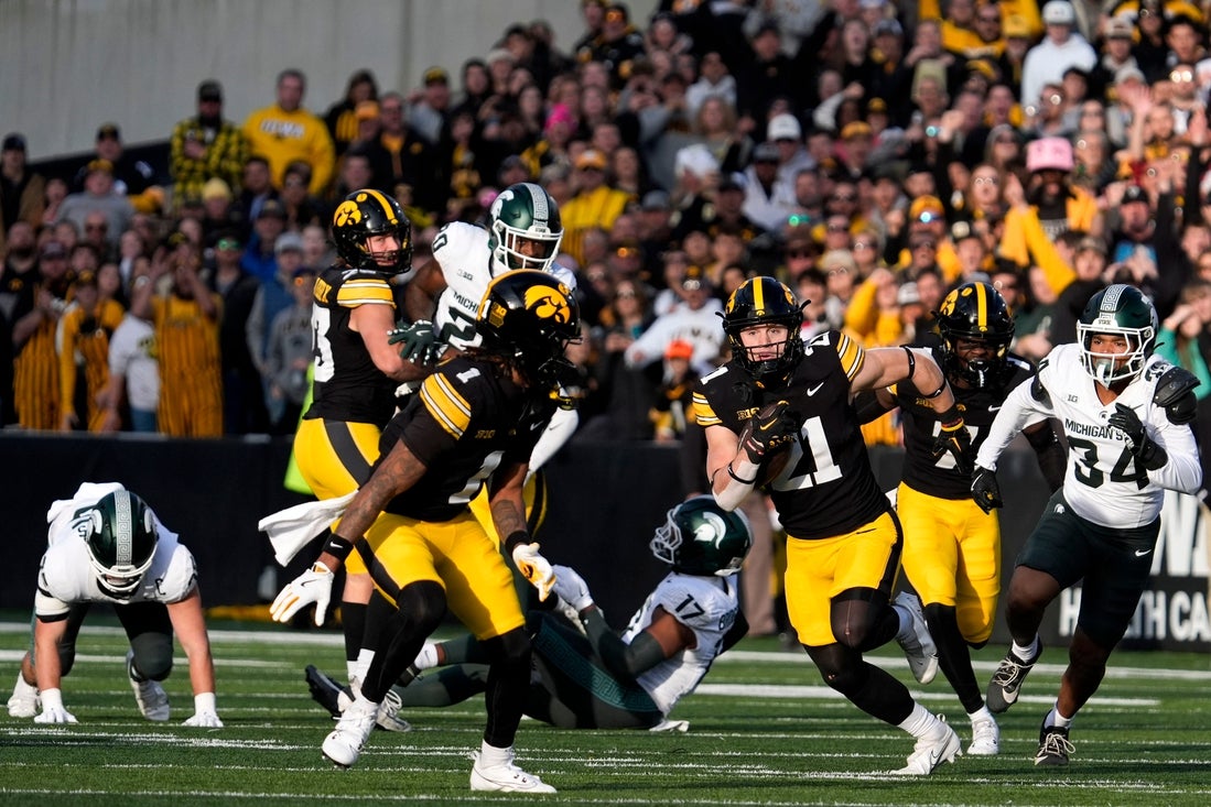 Drew Stevens’ 44-yard FG caps Iowa rally over Michigan State