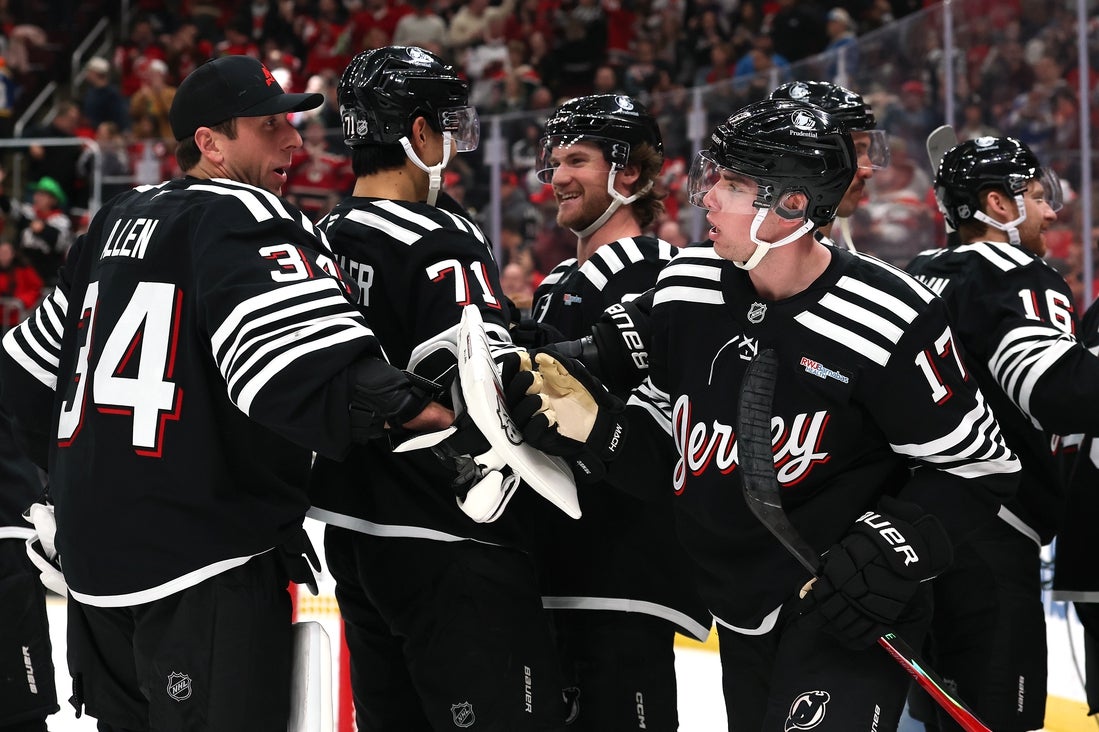 Top and bottom Eastern Conference teams battle as Devils face Sabres