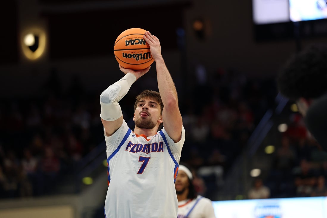 Critical coaches from No. 10 Florida, Providence expect improvement