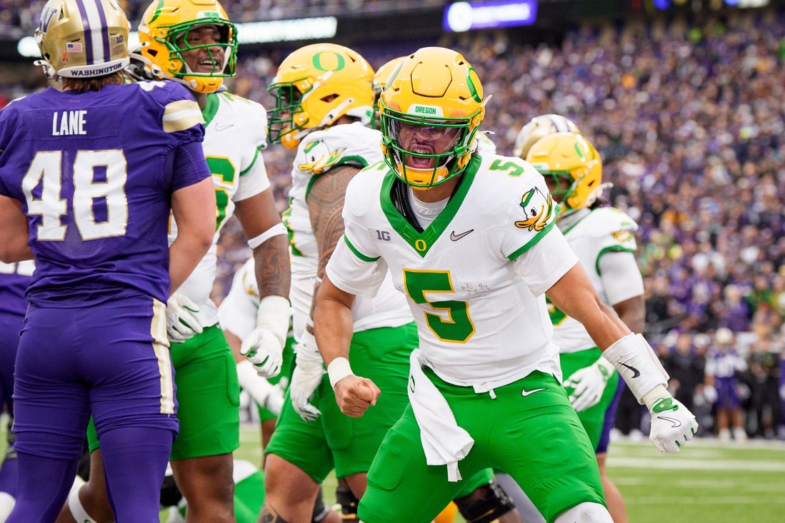 No. 6 Oregon fends off Demond Williams Jr., Washington