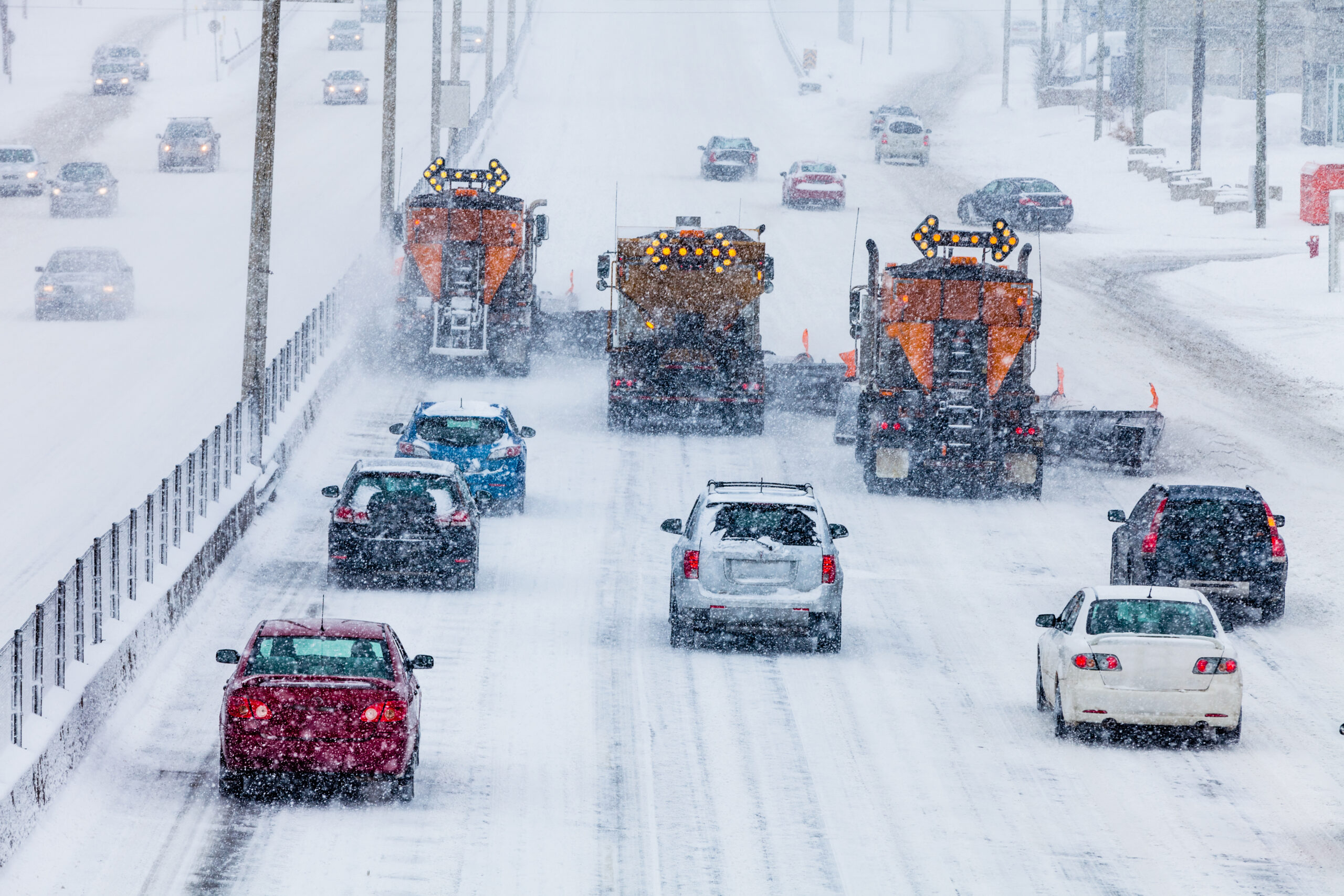 Thanksgiving Weekend Winter Storm Brings Heavy Snow, Rain, and Travel Chaos Across U.S.