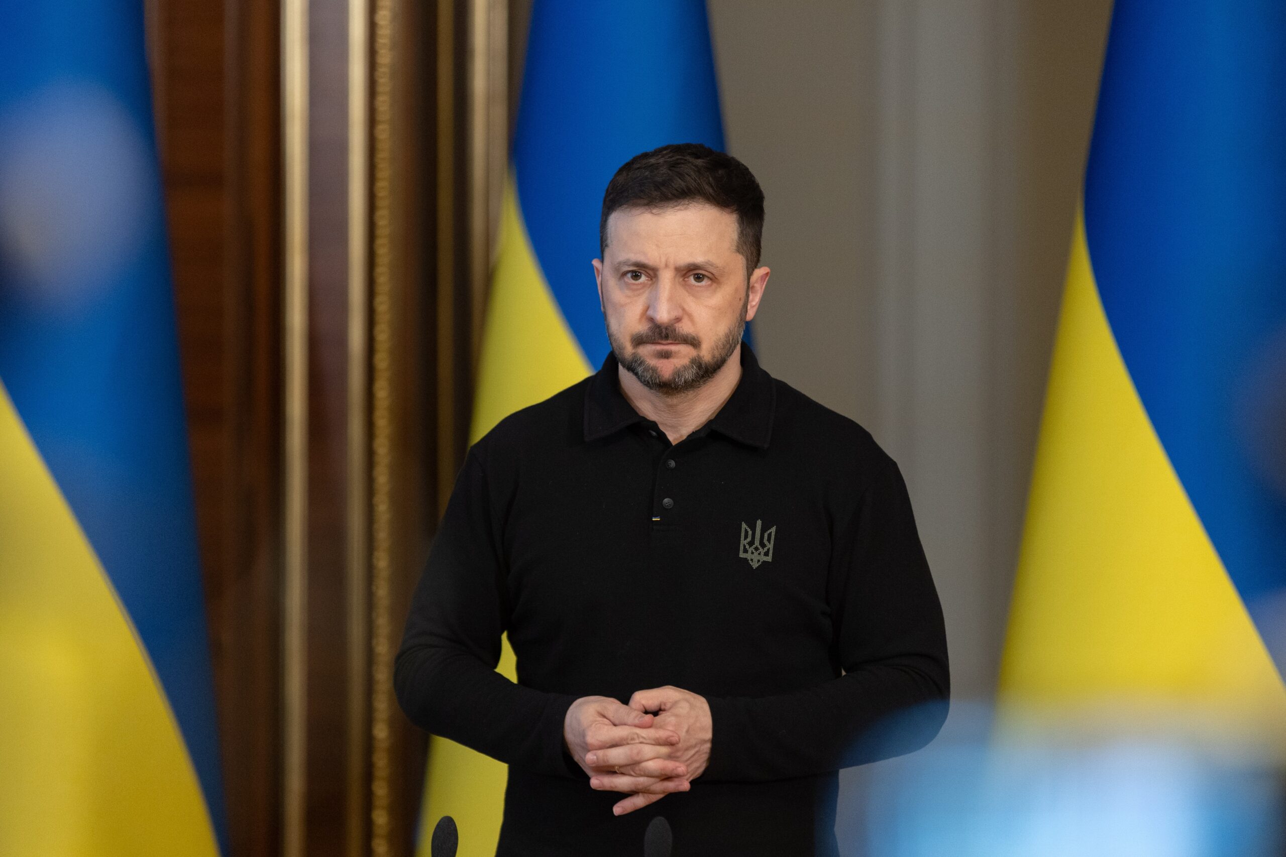 Zelenskyy Warns of ‘Difficult Choice’ as Ukraine Weighs Controversial 28-Point U.S. Peace Plan