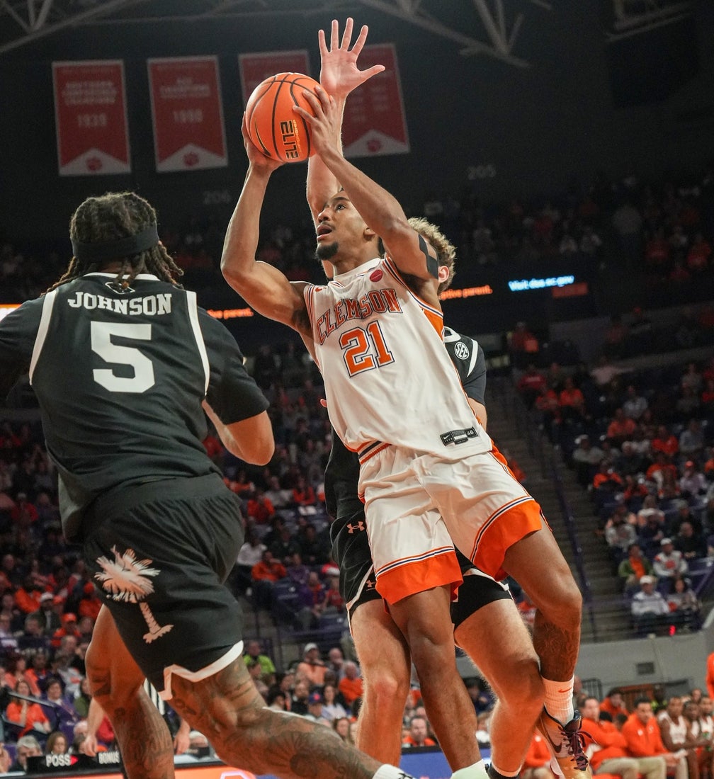 Clemson earns bragging rights with tight win over South Carolina