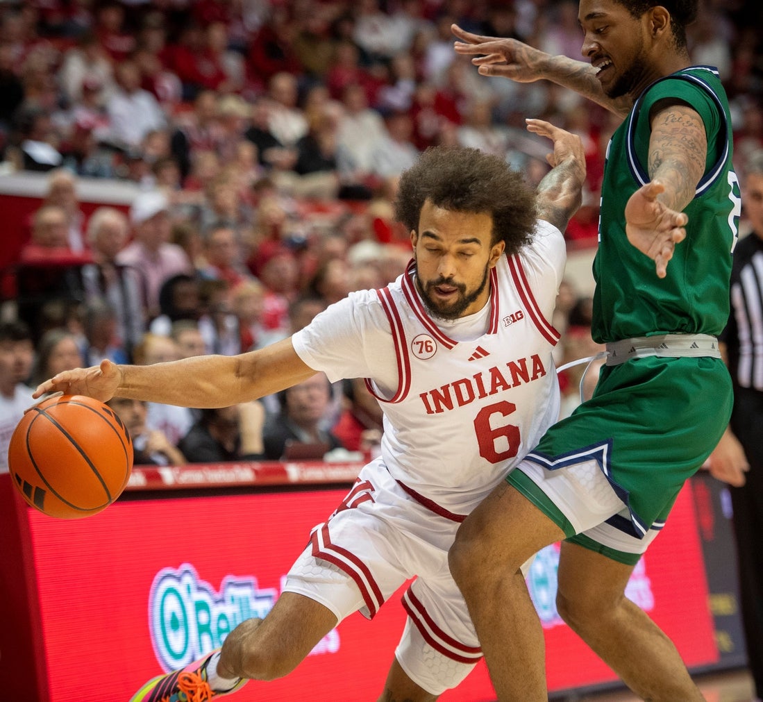 Strong first half is enough for Indiana to topple Chicago State