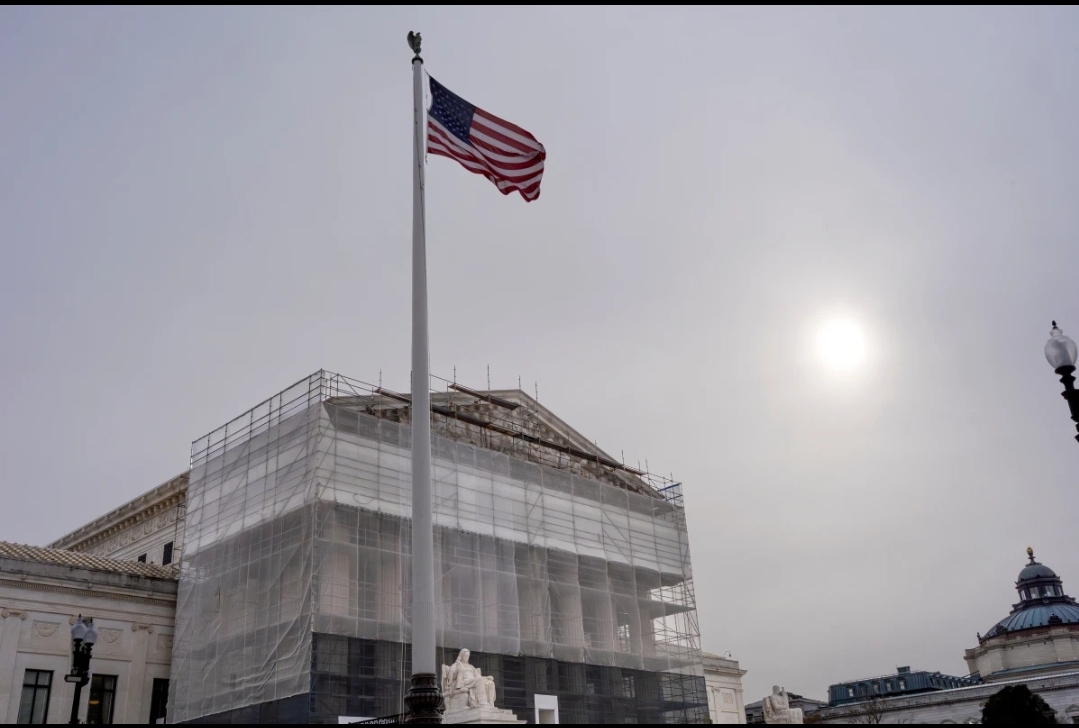 Supreme Court Blocks Trump Administration’s Bid to Deploy National Guard in Chicago
