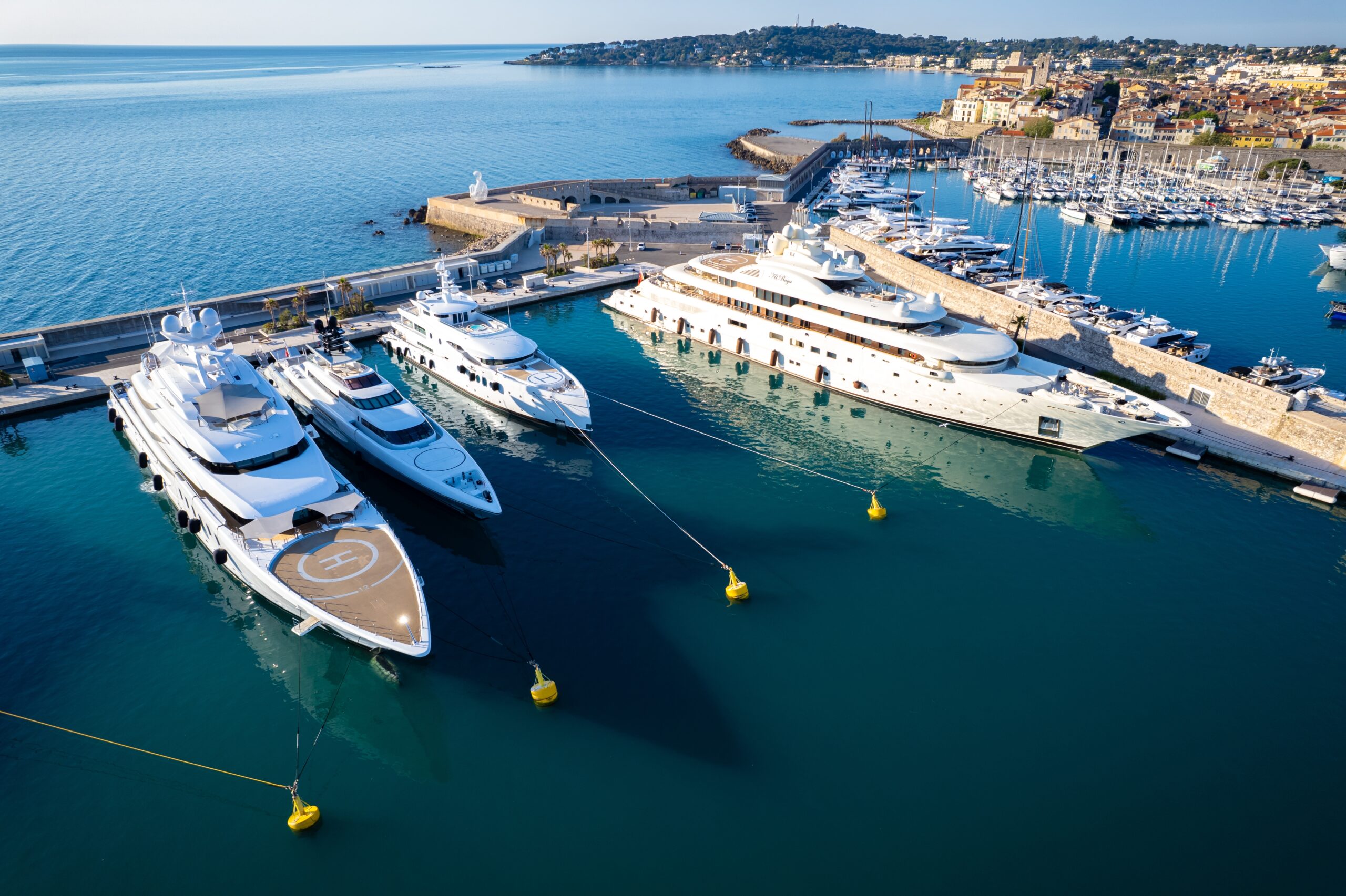 World’s Billionaire Wealth Reaches Record High, UBS Report Shows