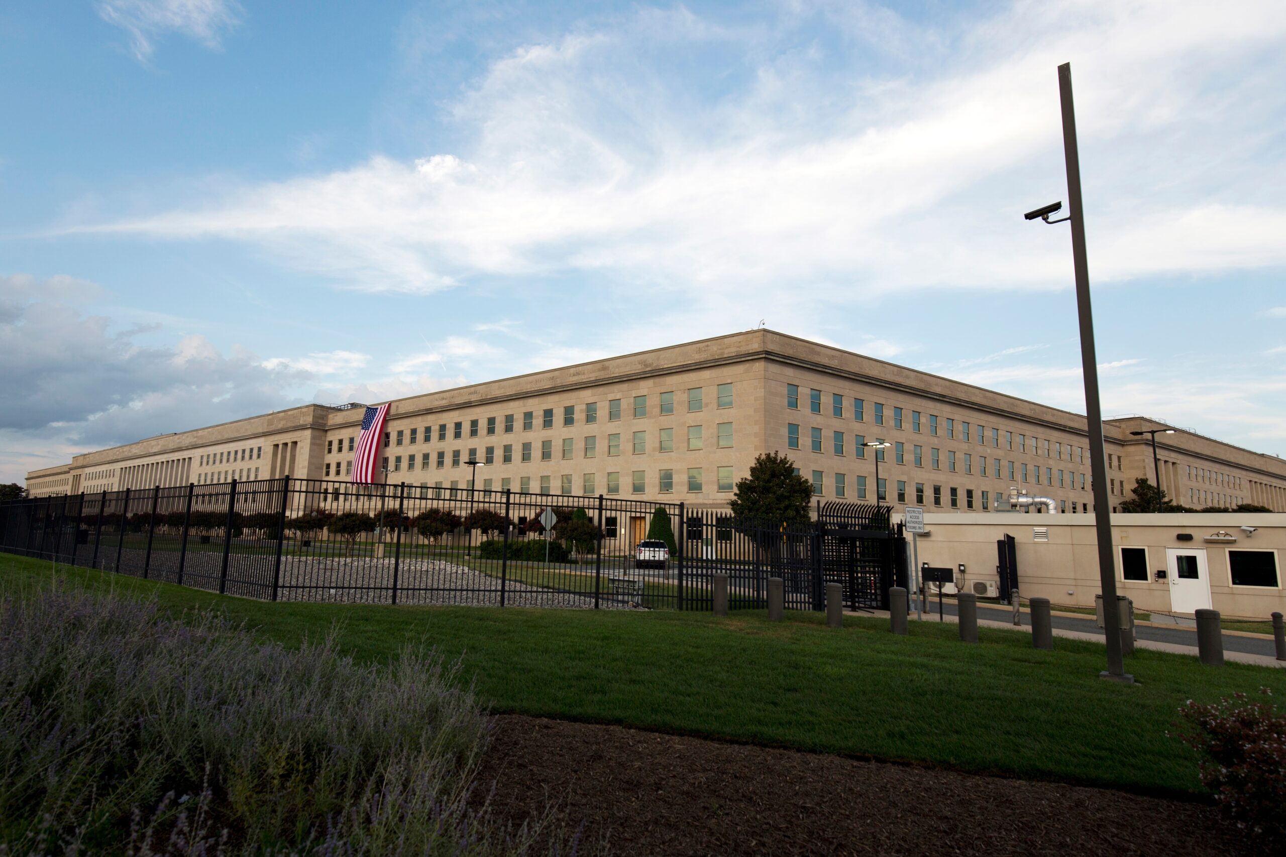 Pentagon Cuts Off Germany: U.S. Halts Ukraine War Communications Amid Rising Tensions