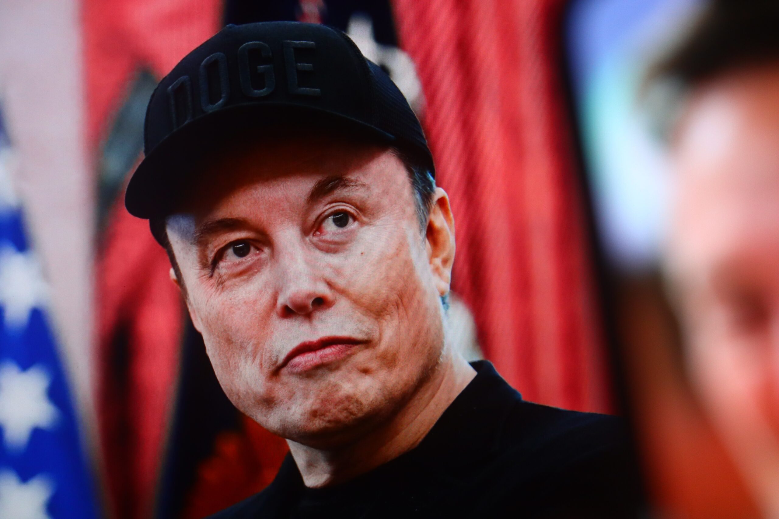 Elon Musk Dismisses Trump’s Savings Accounts as Obsolete, Claims AI Will Make Money Irrelevant