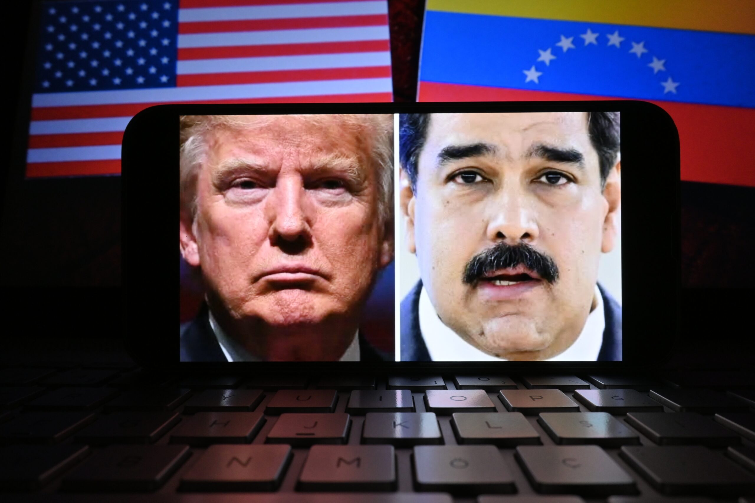Trump Signals Maduro Exit Would Be ‘Smart’ as U.S. Tightens Pressure on Venezuela