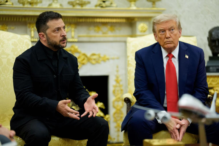 Zelensky Meets Trump at Mar-a-Lago to Discuss Ukraine-Russia Peace Deal