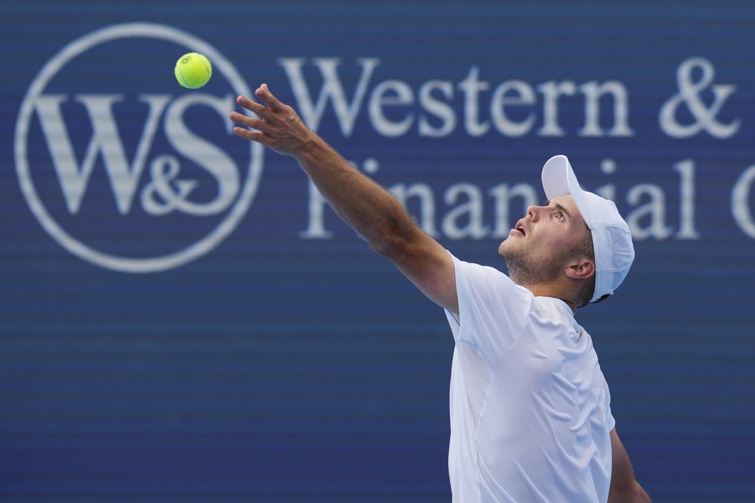 Qualifier Arthur Fery upsets No. 20 Flavio Cobolli in Aussie opening round