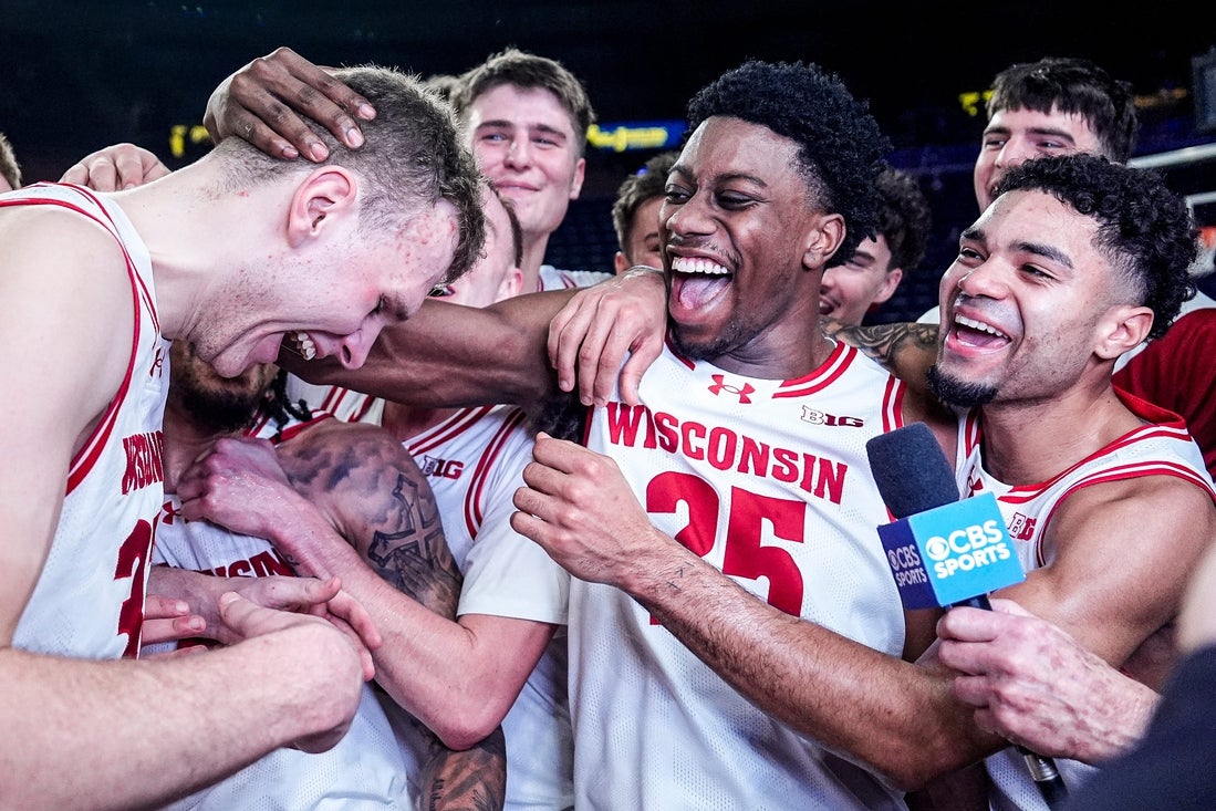 Top 25 roundup: Unranked Wisconsin sends No. 2 Michigan from unbeatens
