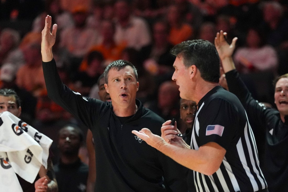 Texas A&M riding high into bout with Mississippi State