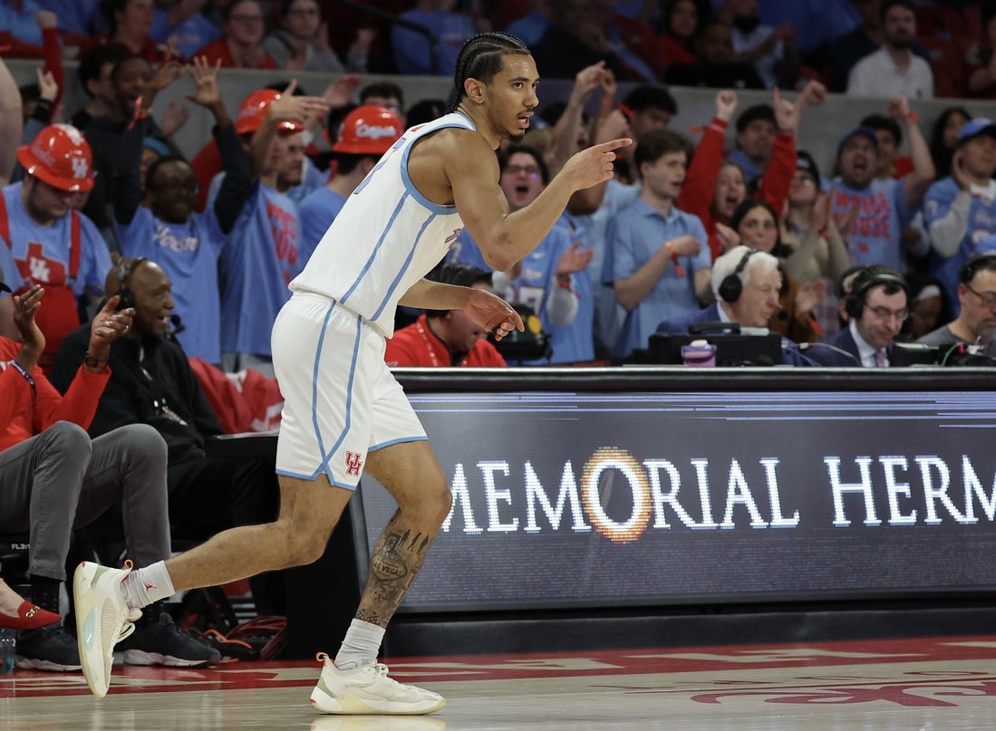 Milos Uzan leads No. 7 Houston to easy victory over West Virginia