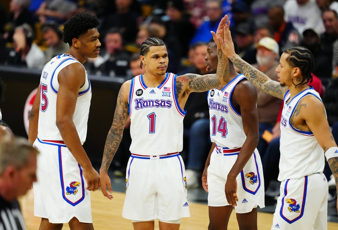 Flory Bidunga, No. 19 Kansas pull away from Kansas State late