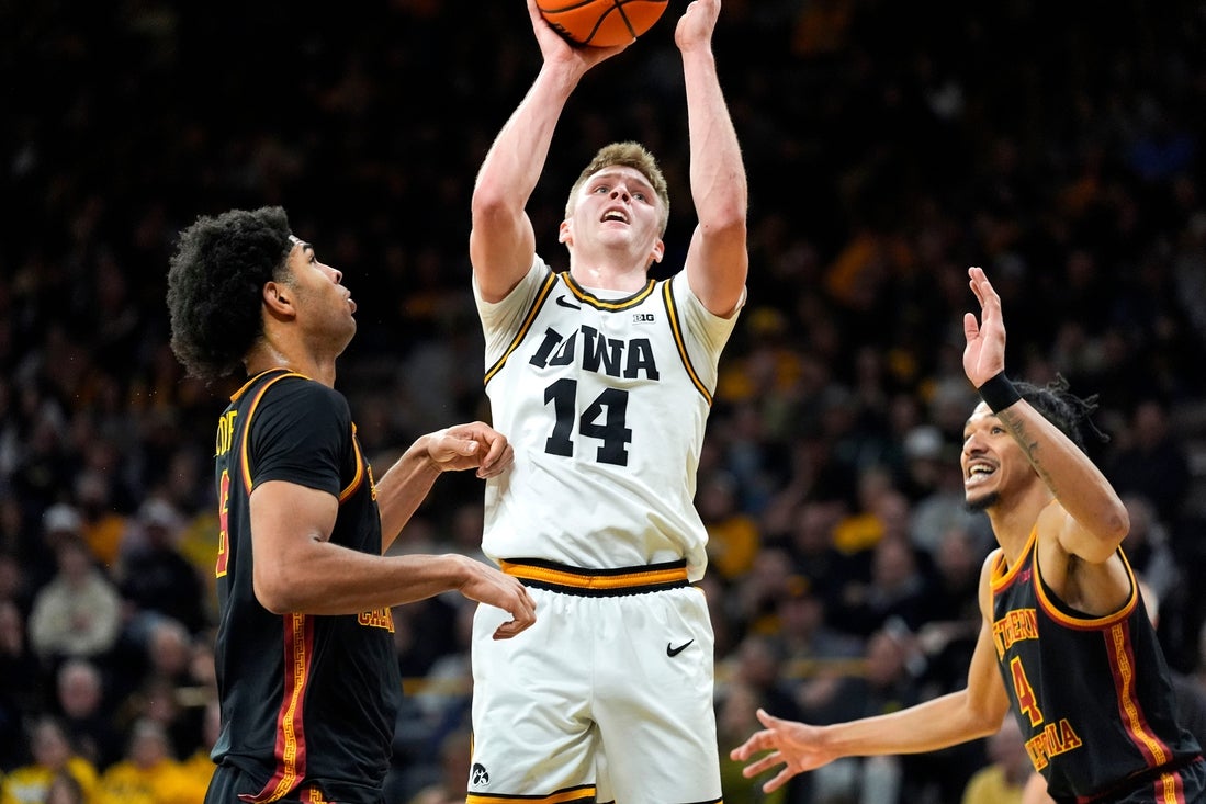 Iowa avoids huge collapse, beats Southern California in final seconds