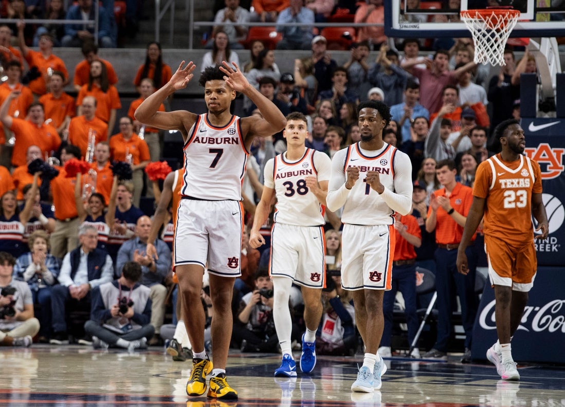 Keyshawn Hall erupts for 25 in second half to lead Auburn over Texas