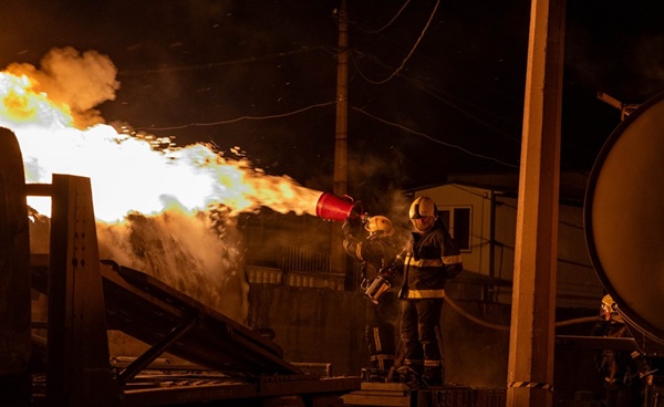 Russian Strikes Kill 13 Across Ukraine After Brief Easter Truce