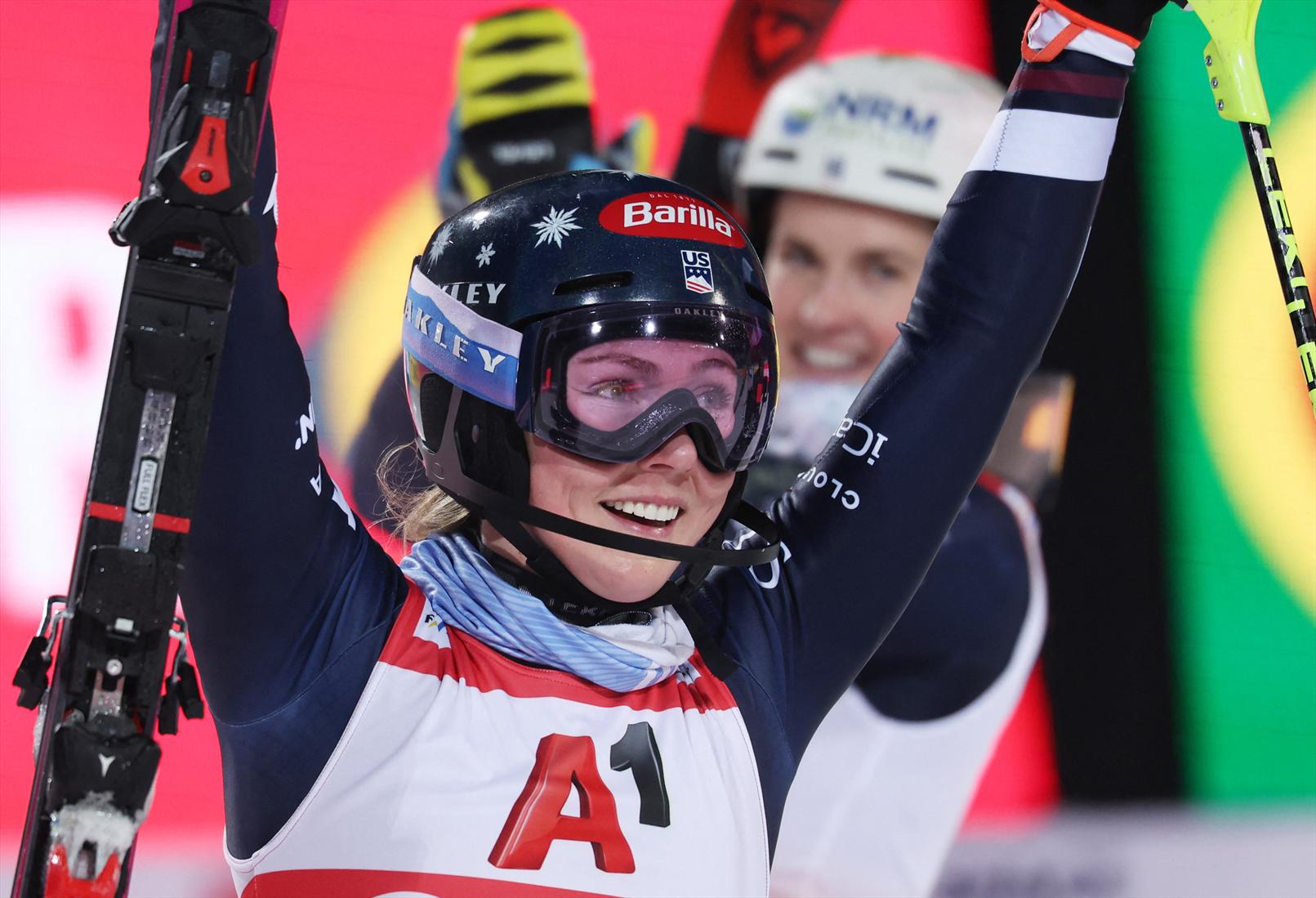 Mikaela Shiffrin reaches podium at giant slalom