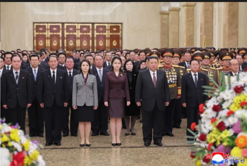 Kim Jong Un Brings Daughter to Sacred Mausoleum, Deepening Succession Speculation in North Korea