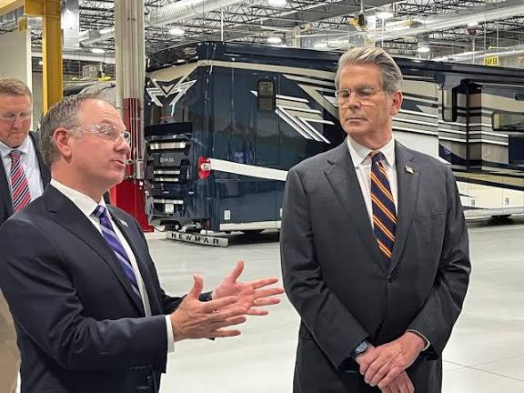 Treasury Secretary Says U.S. Can Cover Tariff Refunds if Supreme Court Rules Against Administration