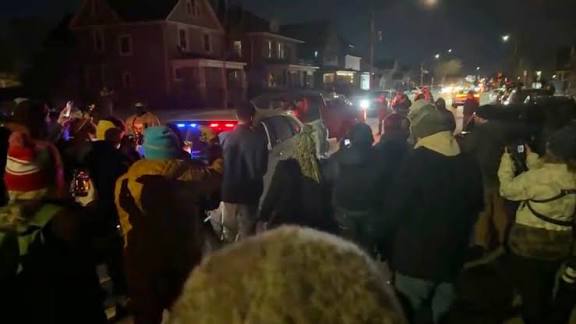 ICE Agent Hospitalized After Shovel Ambush During Arrest in Minneapolis