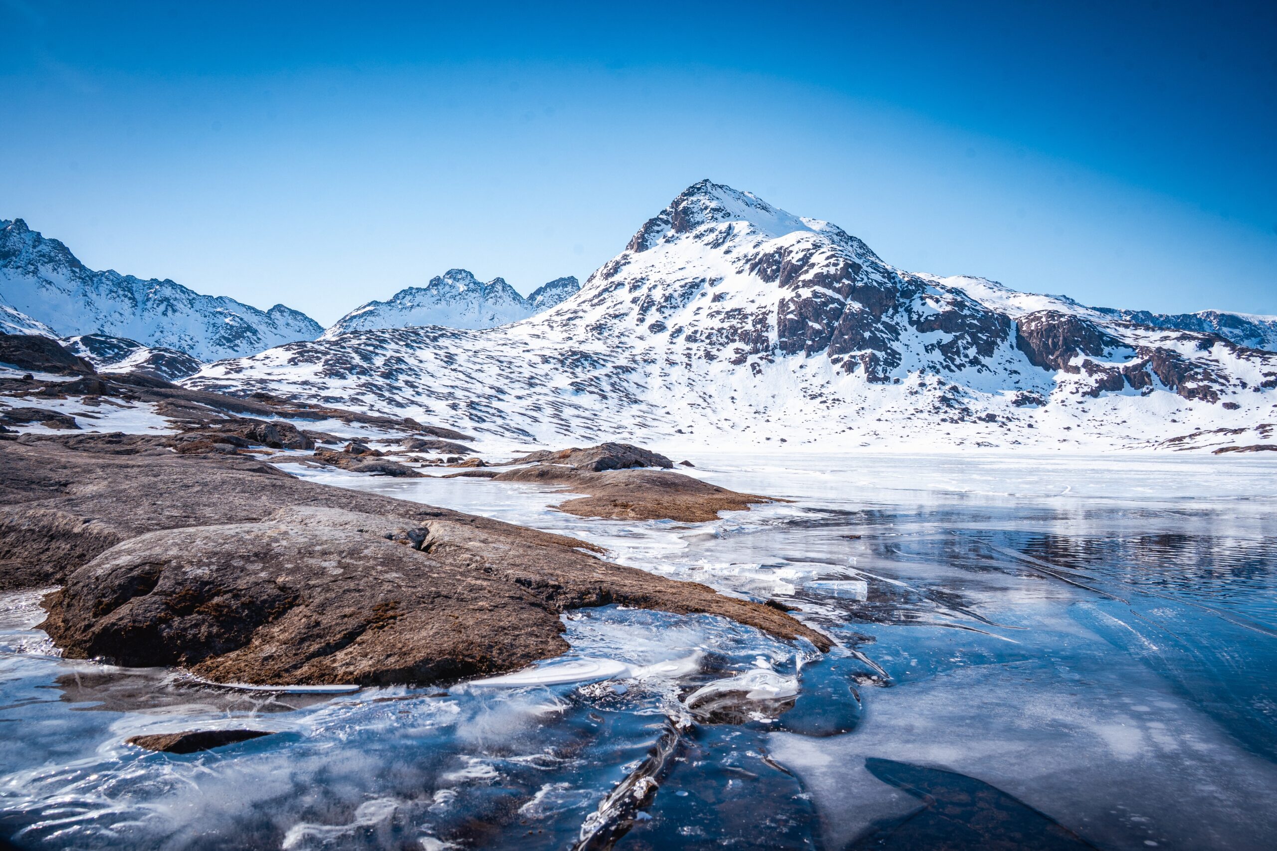 Trump Warns China Is Maneuvering for Control of Greenland’s Strategic Minerals