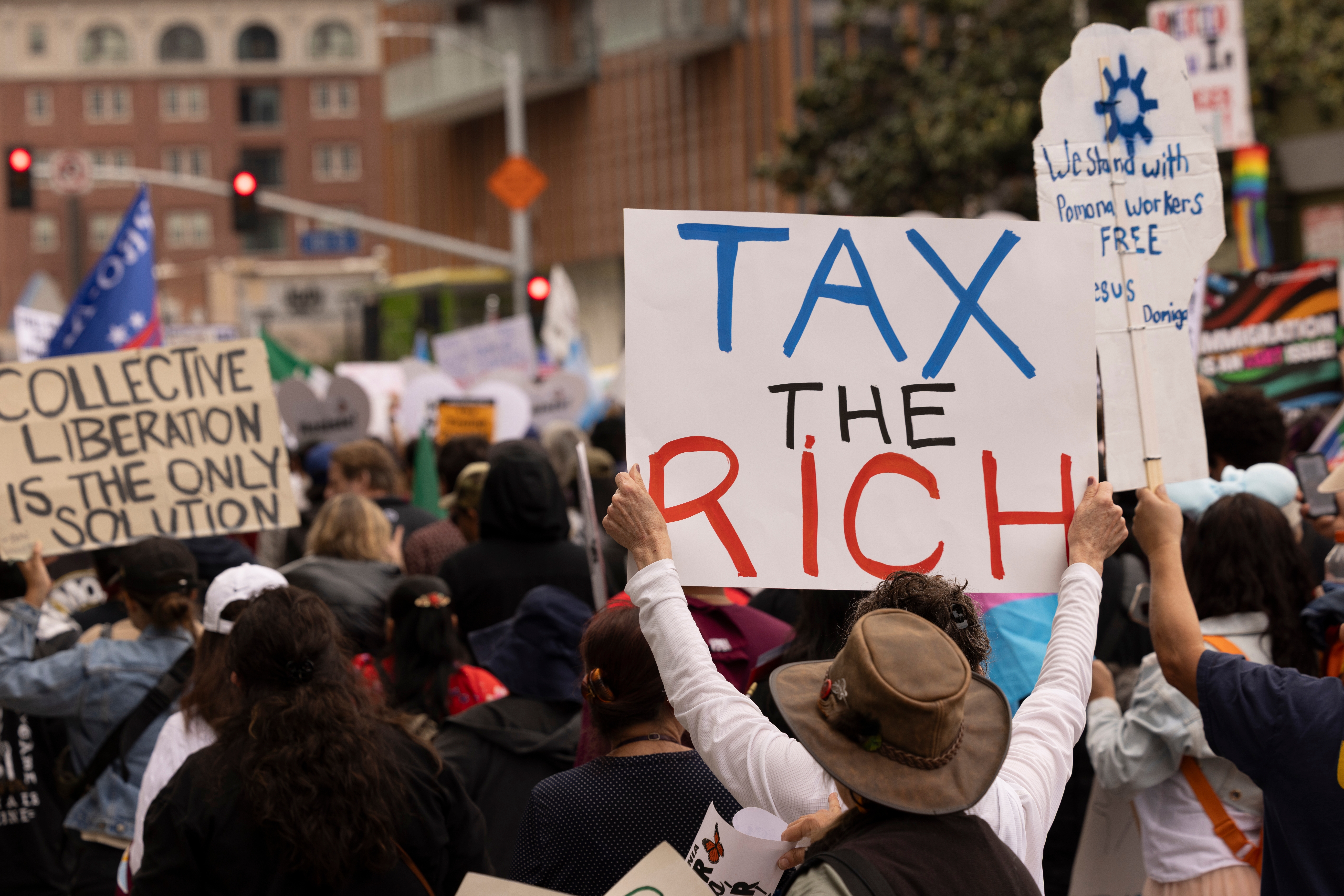 Report Says California Saw Trillion Dollar Wealth Decline Amid Debate Over Proposed Billionaire Tax