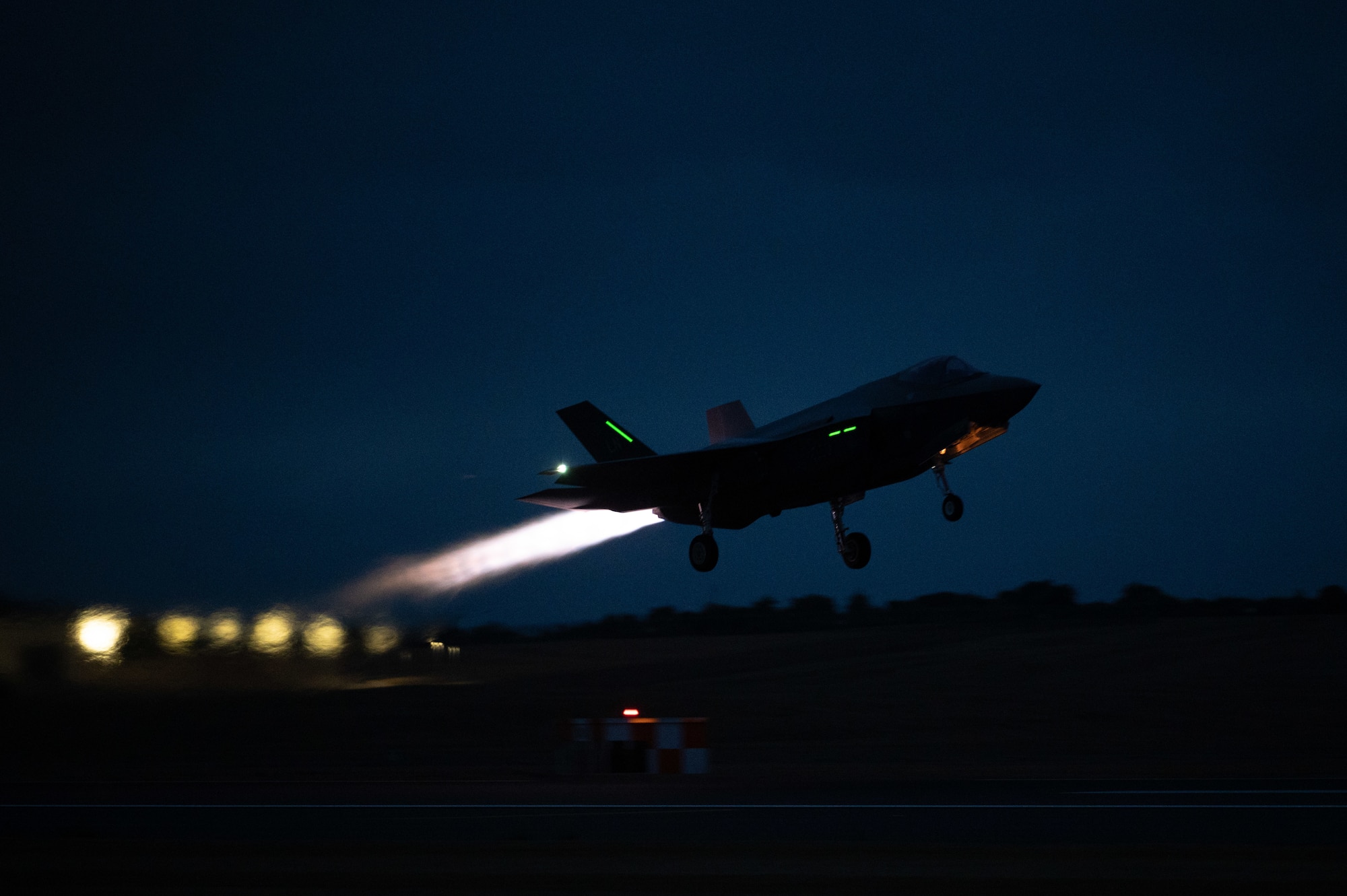 UK Deploys Military Aircraft Over Middle East as Starmer Warns Iran Against Escalation