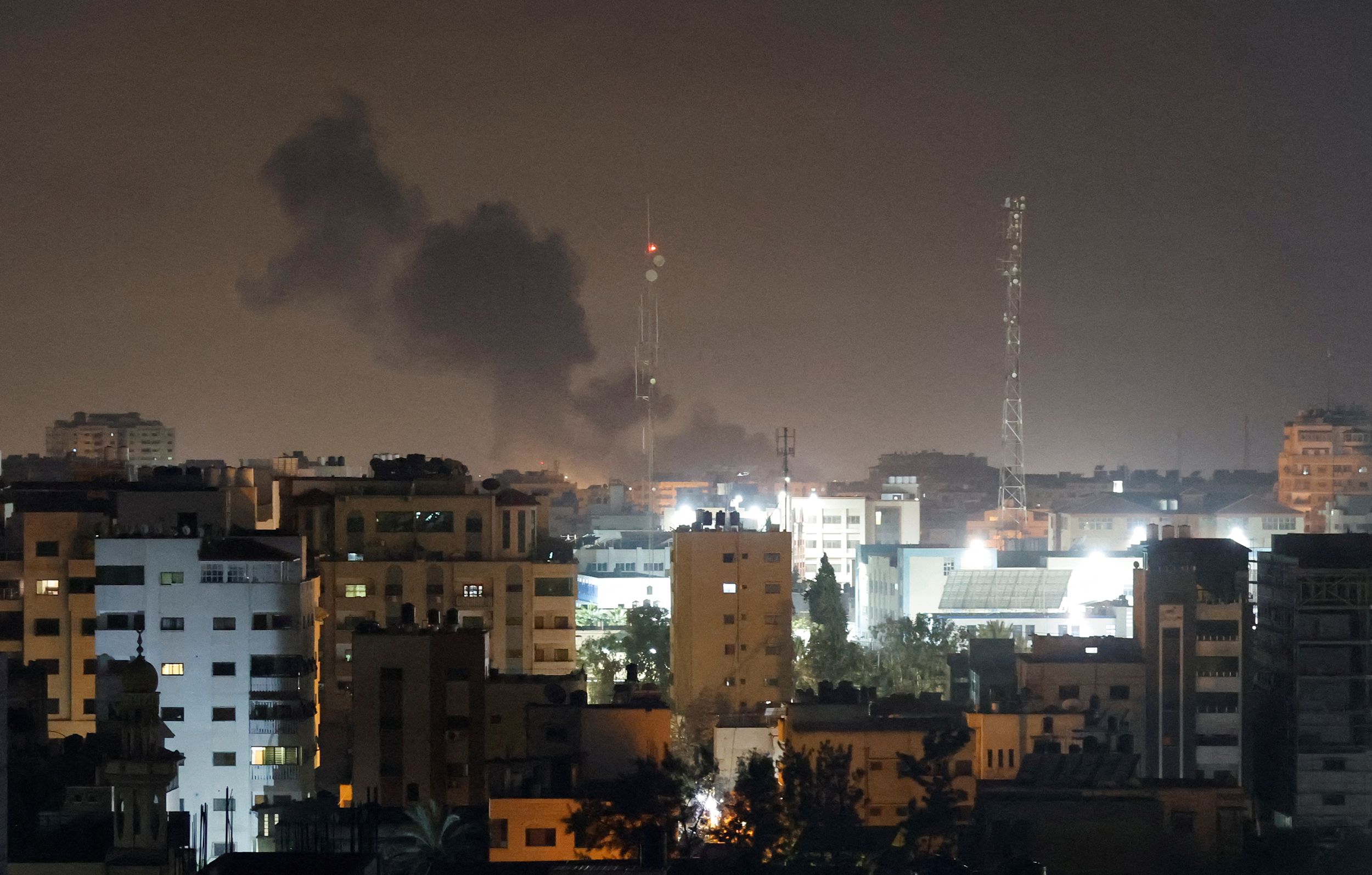 Deadly Gaza Strikes Underscore Fragility of Ceasefire as Diplomatic Efforts Intensif