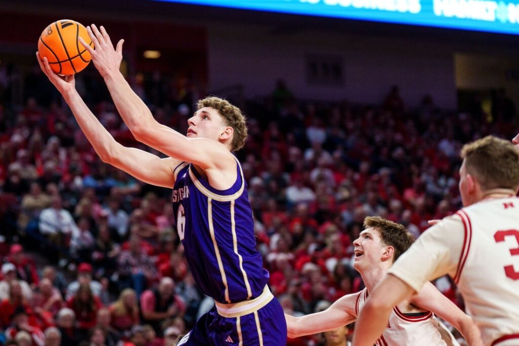 Washington’s Hannes Steinbach carries doubledouble streak into Iowa