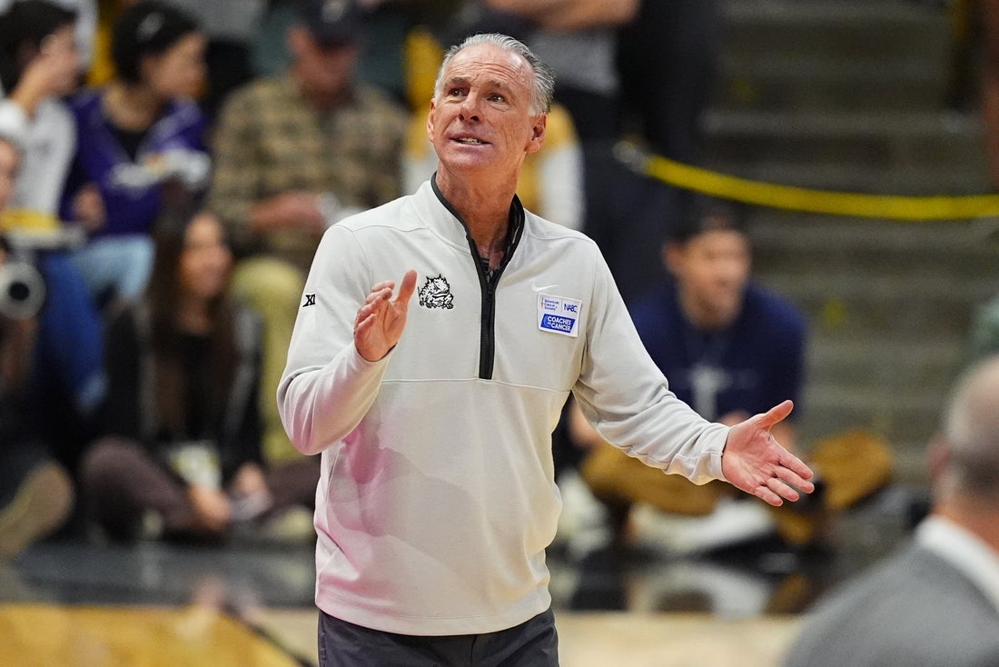 Late surge secures TCU’s victory over West Virginia