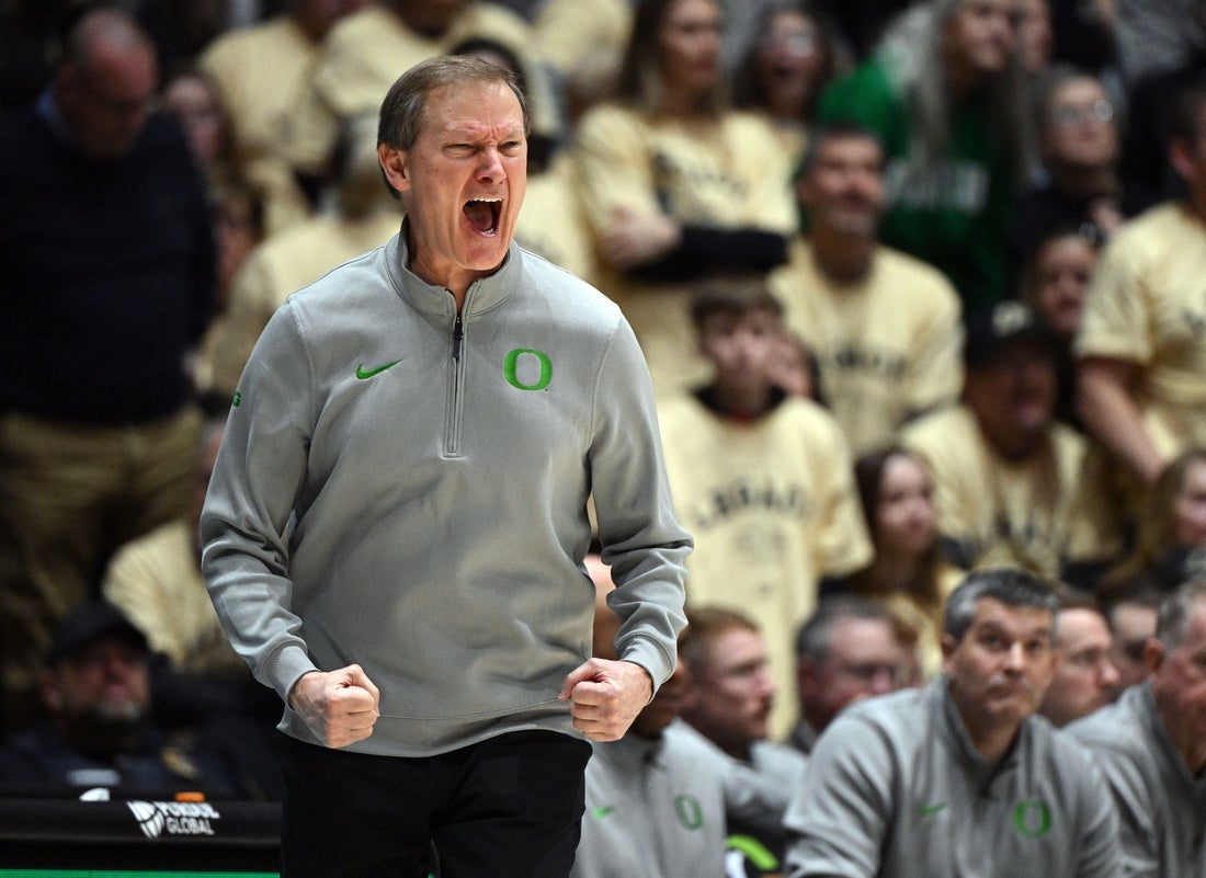 Oregon tries to snap 10-game skid vs. Penn State as injuries linger