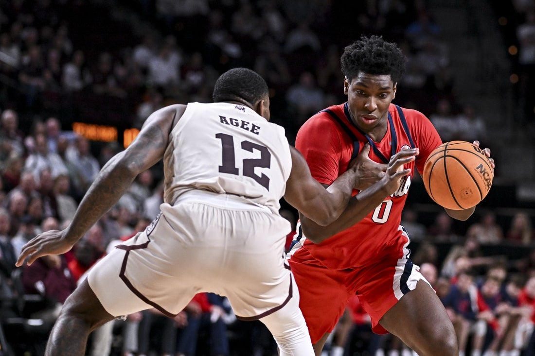 Rashaun Agee’s late heroics help Texas A&M rally past hapless Ole Miss