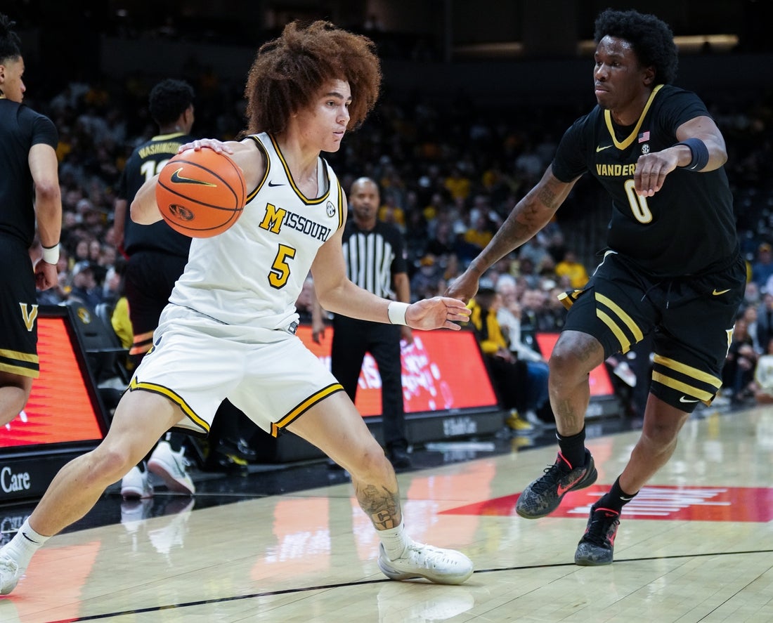 Missouri, once up by 21, barely edges No. 19 Vanderbilt