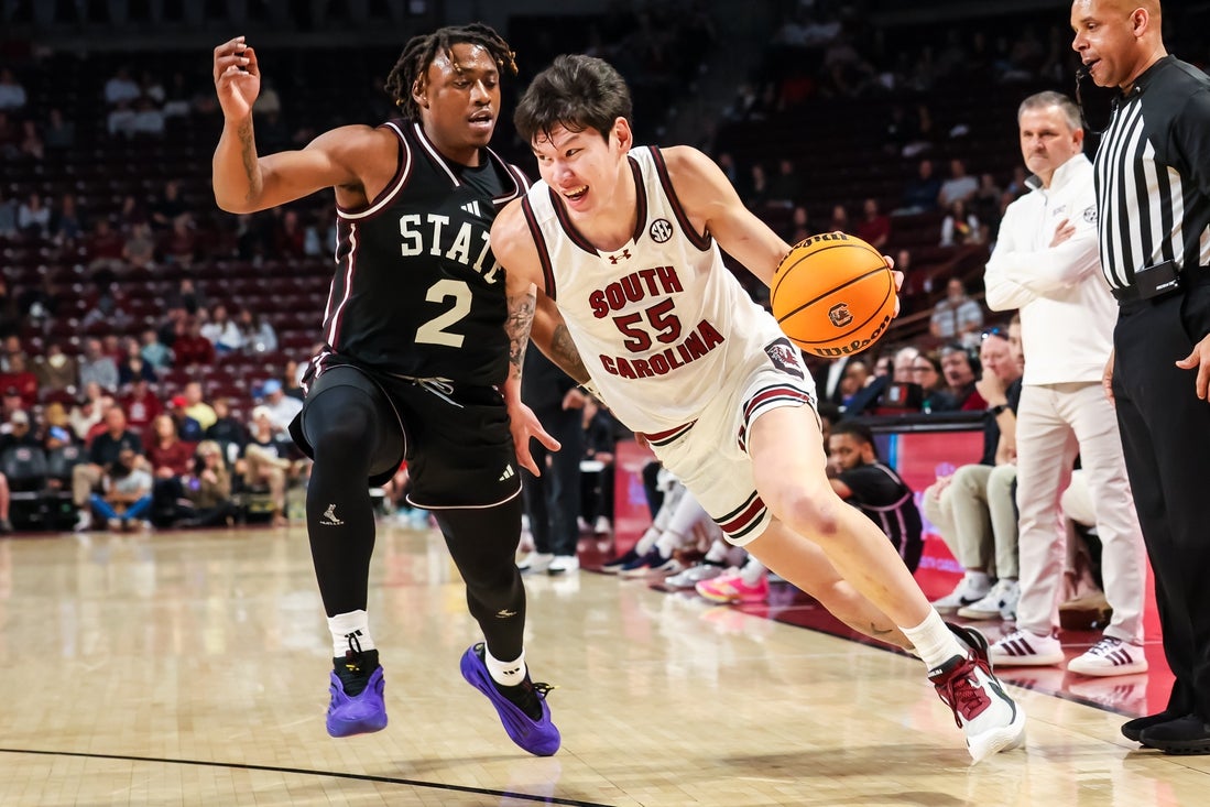 South Carolina tops Mississippi State, halts 7-game skid