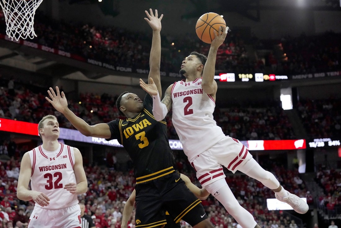 Wisconsin works toward Big Ten triple bye at Oregon