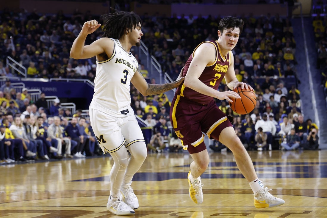 Bobby Durkin has career night as Minnesota tops UCLA